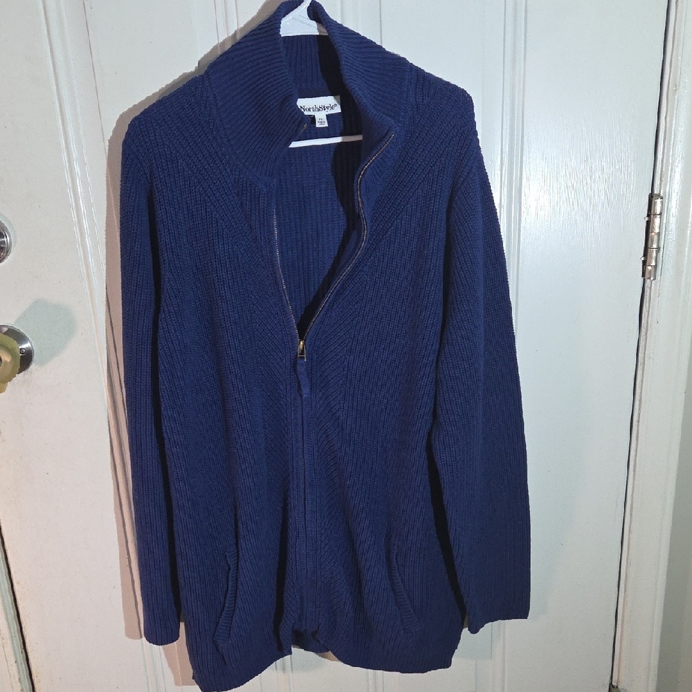 North Style Men's Blue Sweater 2XL